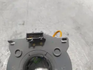 Foto de ANILLO AIRBAG OPEL MERIVA 1.7 16V DTI CAT (Y 17 DT / LR6) (75 CV / 55 KW) referencia 24459850 foto 4