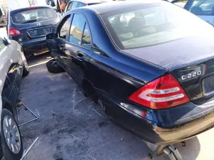Foto de BRAZO SUSPENSION TRASERO IZQUIERDO MERCEDES-BENZ CLASE C (BM 203) BERLINA 2.2 CDI CAT (150 CV / 110 KW) referencia A2033500006