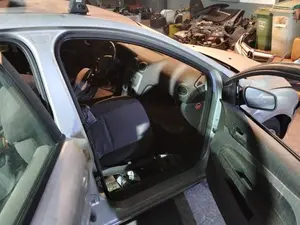 Foto de GOMAS CONTORNO PUERTA FORD FOCUS SPORTBREAK (CAP) 1.6 TDCi CAT (90 CV / 66 KW)