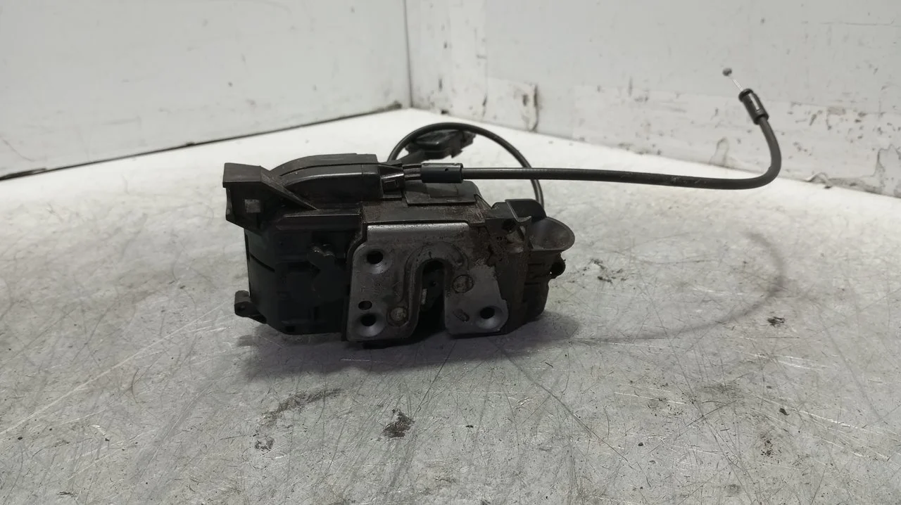 Foto de CERRADURA PUERTA DELANTERA IZQUIERDA RENAULT CLIO III 1.2 16V (75 CV / 55 KW) referencia 300123