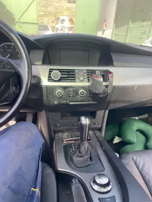 Foto de CONSOLA CENTRAL BMW SERIE 5 BERLINA (E60) 3.0 24V CAT (231 CV / 170 KW)