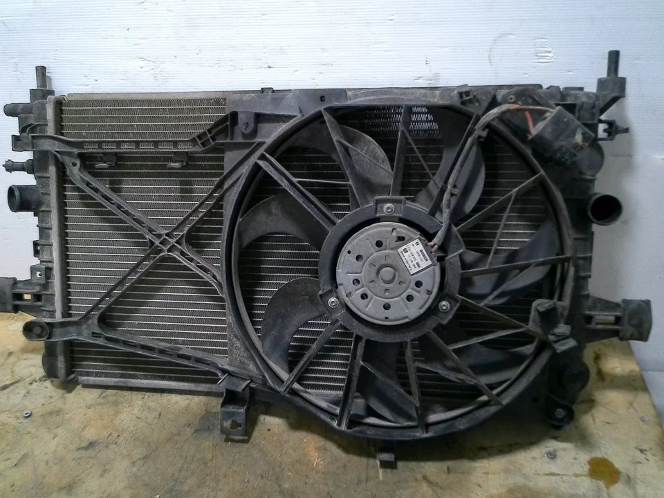 Foto de ELECTROVENTILADOR OPEL ASTRA H BERLINA 1.6 16V (105 CV / 77 KW) referencia 13126354