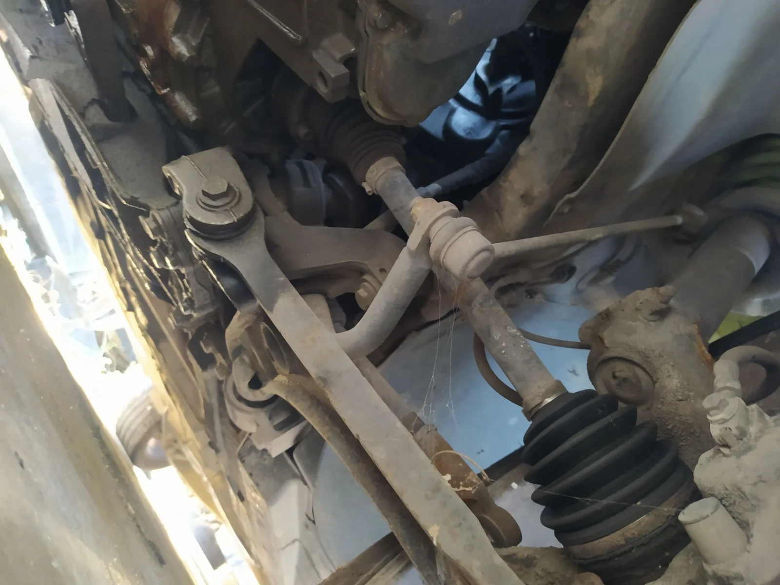 Foto de BRAZO SUSPENSION DELANTERO IZQUIERDO VOLKSWAGEN GOLF PLUS V (5M1) 1.9 TDI (105 CV / 77 KW)