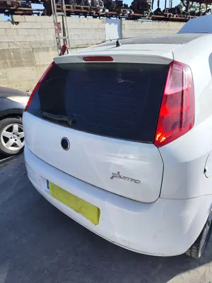 Foto de PORTON TRASERO FIAT GRANDE PUNTO (199) 1.4 (95 CV / 70 KW) referencia 0051938460 foto 2