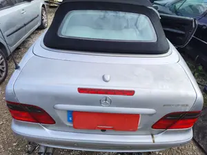 Foto de PORTON TRASERO MERCEDES-BENZ CLK (BM 208) CABRIO 3.2 V6 18V CAT (218 CV / 160 KW) foto 2