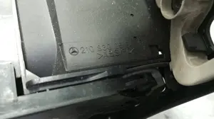 Foto de NO IDENTIFICADO MERCEDES-BENZ CLASE E (BM 210) BERLINA 3.0 Turbodiesel CAT (177 CV / 130 KW) referencia 2108300554 foto 3
