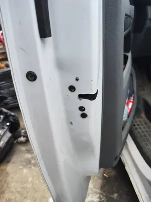 Foto de CERRADURA PUERTA DELANTERA IZQUIERDA FIAT SCUDO (506) FURGON 1.5 (100 CV / 75 KW) referencia 9808413980