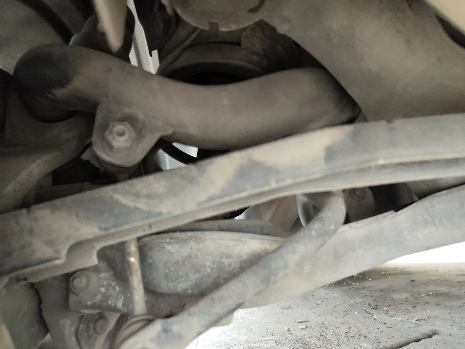 Foto de AMORTIGUADOR TRASERO IZQUIERDO VOLVO S80 BERLINA 2.4 Diesel (131 CV / 96 KW)