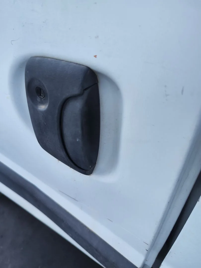 Foto de MANETA EXTERIOR LATERAL DERECHA RENAULT KANGOO I (F/KC0) 1.9 dCi Diesel CAT (84 CV / 62 KW)