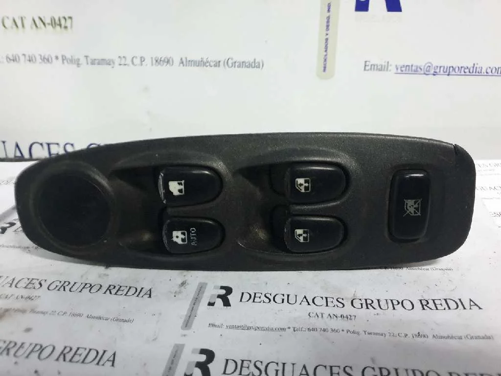 Foto de MANDO ELEVALUNAS DELANTERO IZQUIERDO HYUNDAI ACCENT (LC) referencia 620W10270