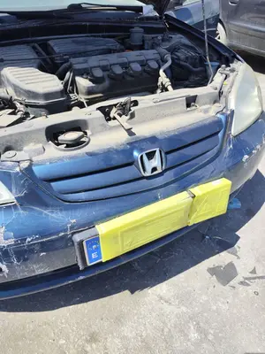 Foto de REJILLA DELANTERA HONDA CIVIC AERODECK (MB/MC) 1.6 CAT (D 16 B 2) (116 CV / 85 KW)