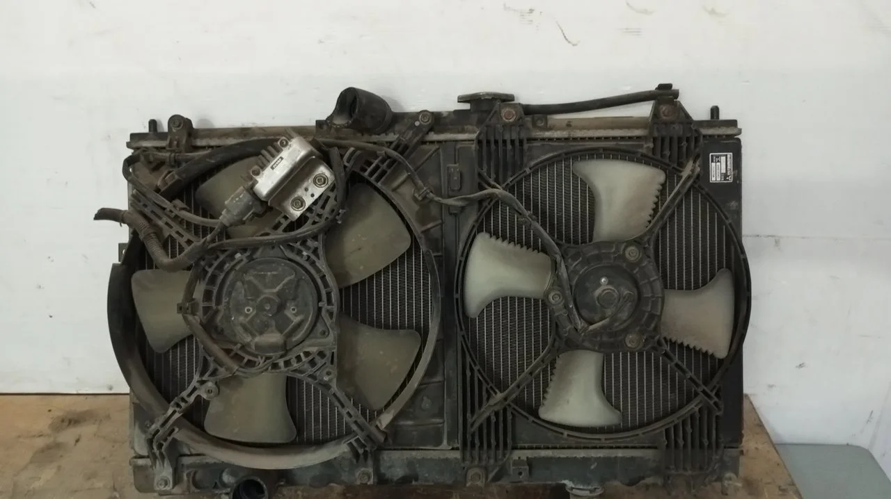 Foto de ELECTROVENTILADOR MITSUBISHI GALANT BERLINA (E50) 2.5 V6 CAT (170 CV / 125 KW) referencia MR281661