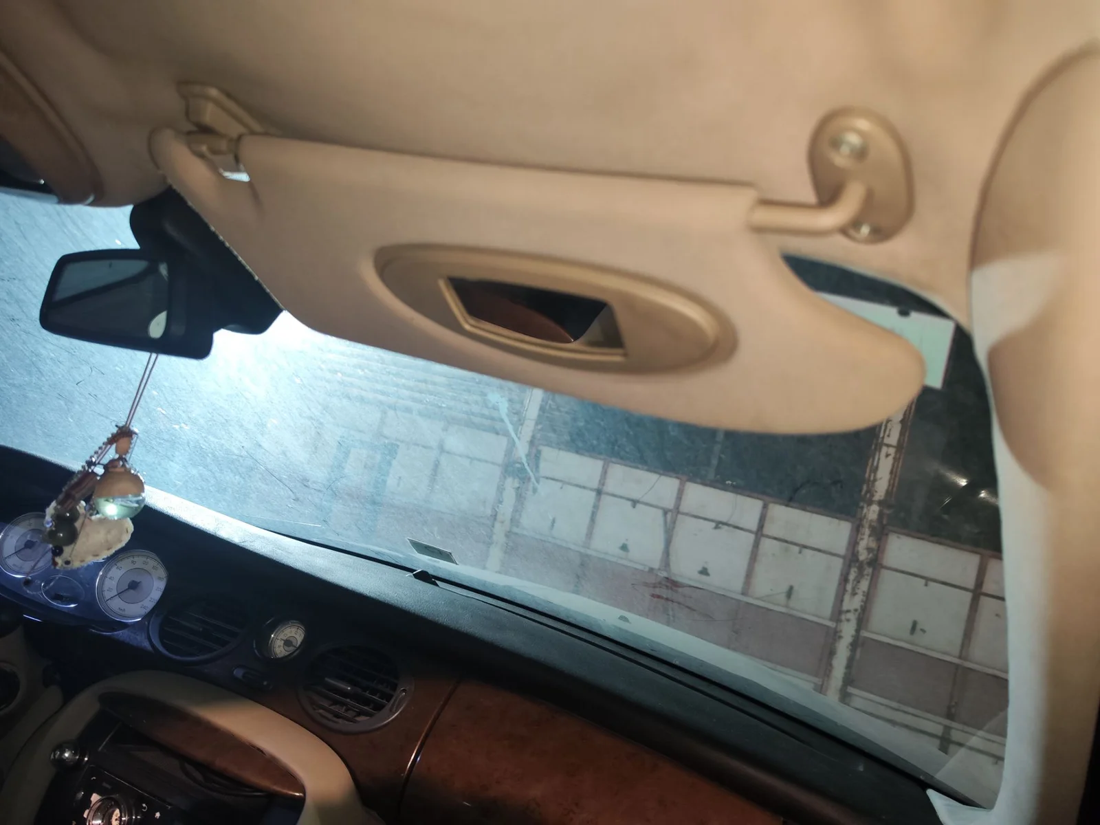 Foto de PARASOL DERECHO MG ROVER ROVER 75 (RJ) 2.0 16V CDT (116 CV / 85 KW)
