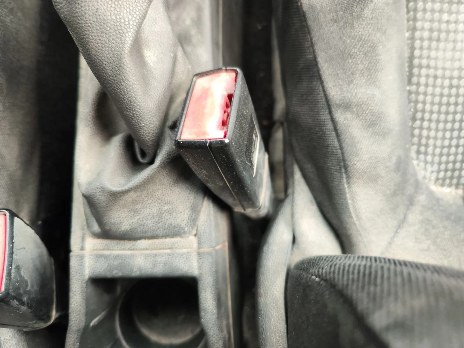 Foto de PRETENSOR AIRBAG DERECHO OPEL CORSA D 1.3 16V CDTI (75 CV / 55 KW)