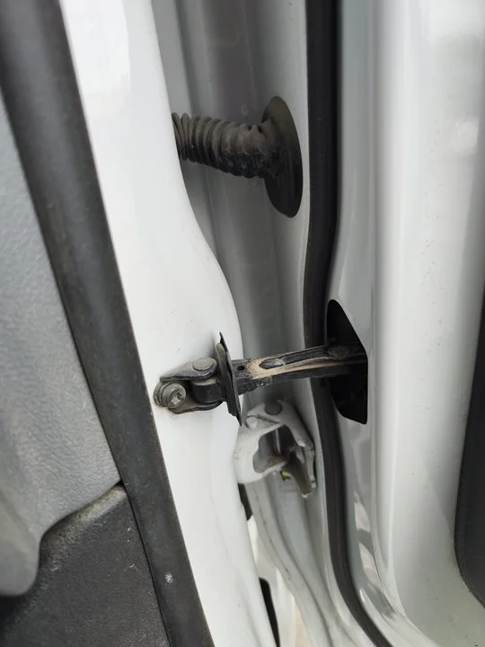 Foto de RETENEDOR PUERTA FIAT SCUDO (506) FURGON 1.5 (100 CV / 75 KW) referencia 9809831880