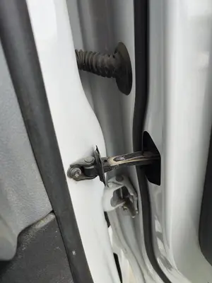 Foto de RETENEDOR PUERTA FIAT SCUDO (506) FURGON 1.5 (100 CV / 75 KW) referencia 9809831880