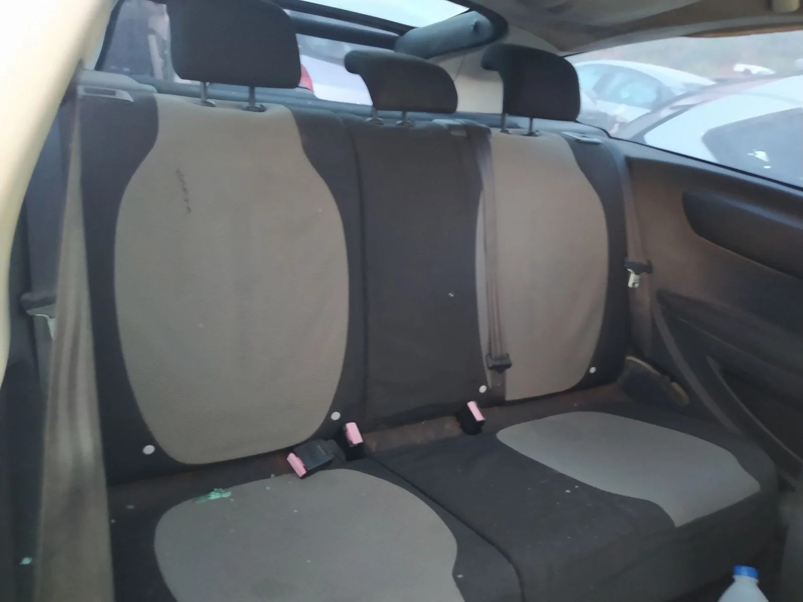 Foto de ENGANCHE CINTURON TRASERO CENTRAL CITROEN C4 COUPE 1.6 16V CAT (NFU / TU5JP4) (109 CV / 80 KW)