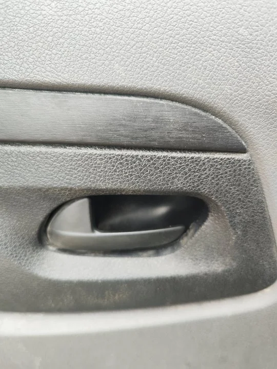 Foto de MANETA INTERIOR DELANTERA IZQUIERDA FIAT SCUDO (506) FURGON 1.5 (100 CV / 75 KW) referencia 96555515ZD