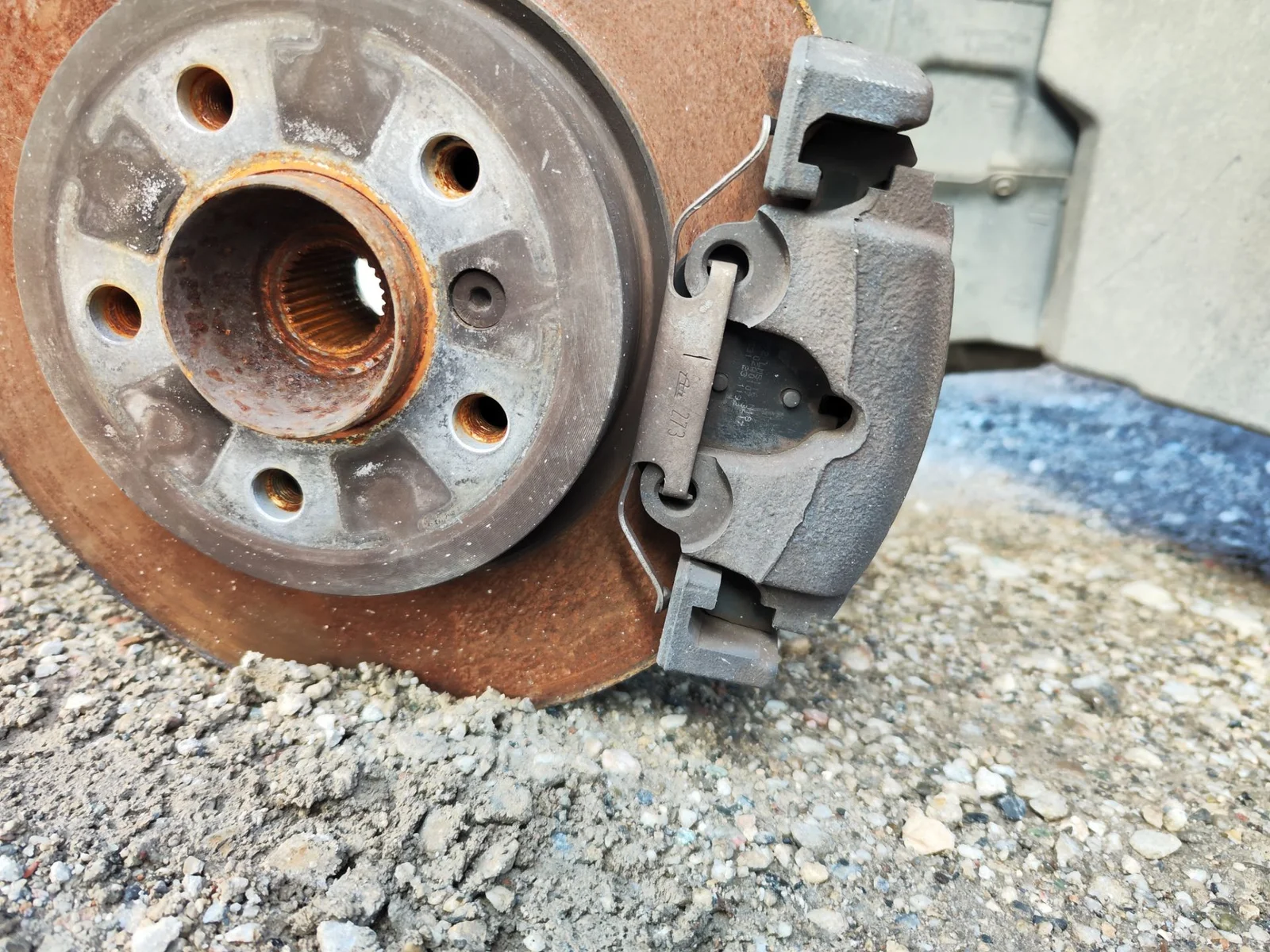 Foto de PINZA DE FRENO DELANTERA IZQUIERDA BMW SERIE X3 (E83) 2.0 16V Diesel CAT (150 CV / 110 KW)