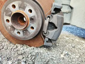 Foto de PINZA DE FRENO DELANTERA IZQUIERDA BMW SERIE X3 (E83) 2.0 16V Diesel CAT (150 CV / 110 KW)