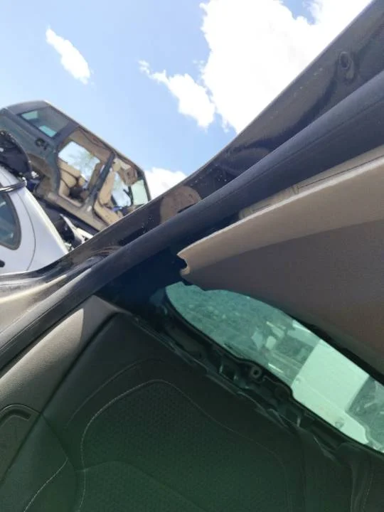 Foto de GOMAS CONTORNO PUERTA RENAULT MEGANE IV BERLINA 5P