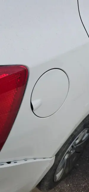 Foto de TAPA EXTERIOR COMBUSTIBLE SKODA FABIA (5J2) 1.2  (60 CV / 44 KW) referencia 5J6809857A GRU