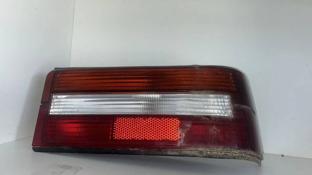 Foto de PILOTO TRASERO DERECHO PEUGEOT 309