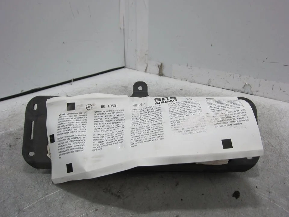 Foto de AIRBAG DELANTERO DERECHO MERCEDES-BENZ CLS (BM 219) 5.0 V8 24V CAT (306 CV / 225 KW) referencia 305284699