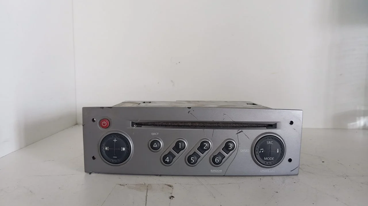 Foto de SISTEMA AUDIO / RADIO CD RENAULT SCENIC II (JM) referencia 8200 562 686 --B
