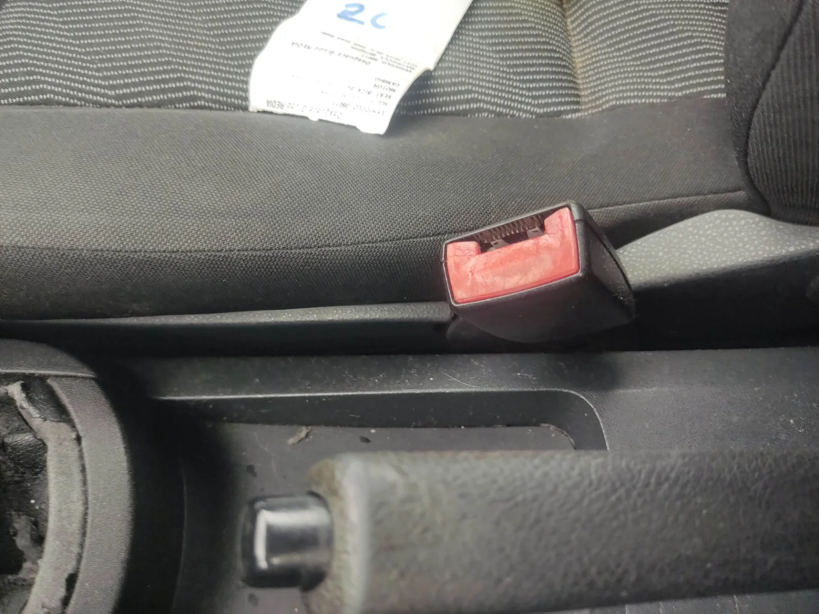 Foto de ENGANCHE CINTURON DELANTERO DERECHO SEAT IBIZA (6L1) 1.9 TDI (101 CV / 74 KW)