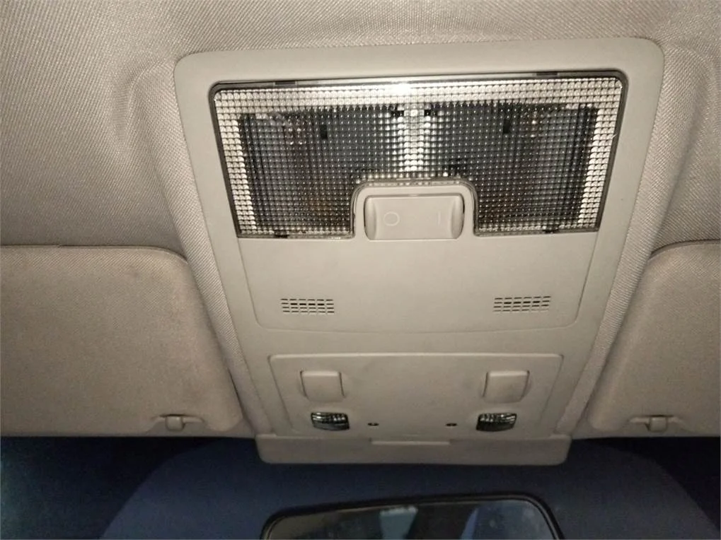 Foto de LUZ INTERIOR AUDI ALLROAD QUATTRO QUATTRO (4B5)