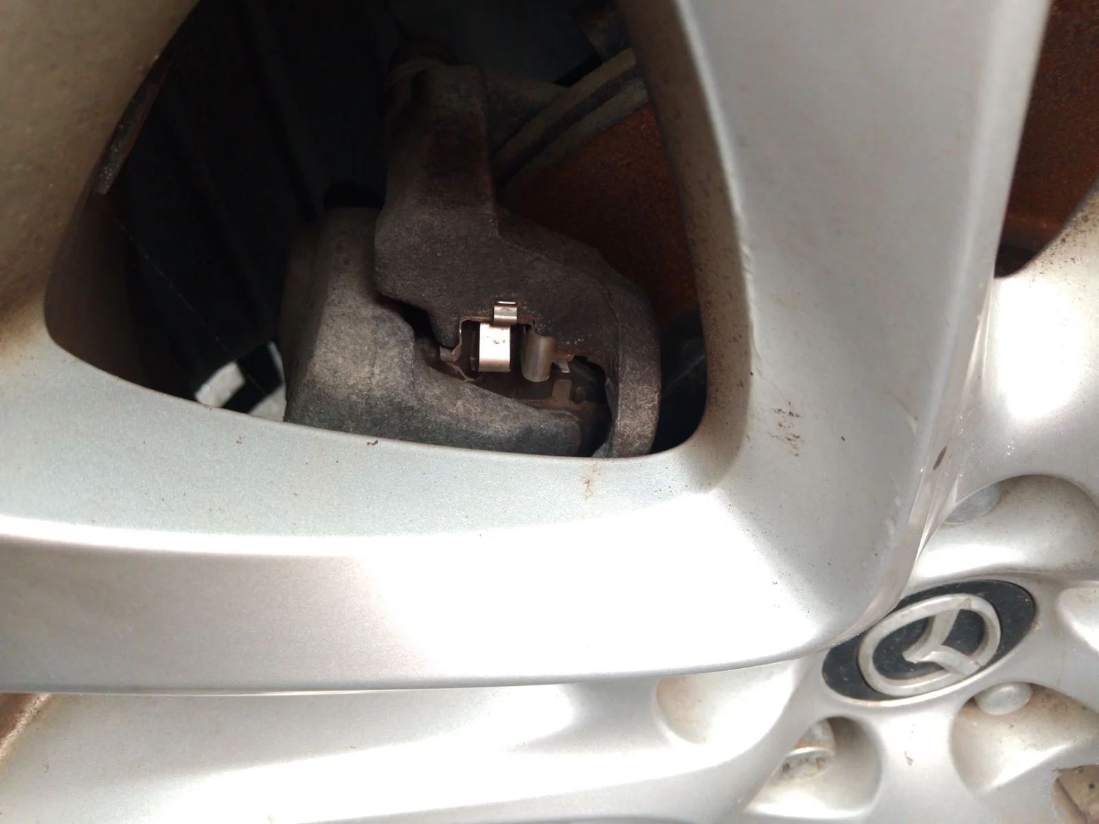 Foto de PINZA DE FRENO DELANTERA IZQUIERDA MAZDA 6 BERLINA (GJ) 2.2 Turbodiesel CAT (175 CV / 129 KW)