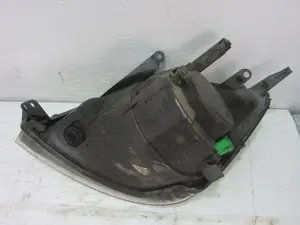 Foto de FARO DERECHO FORD FIESTA (CBK) 1.3 CAT (69 CV / 51 KW) referencia 1300502030 foto 4