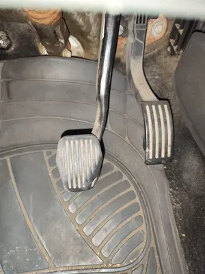 Foto de PEDAL FRENO FORD FOCUS BERLINA (CAP) 1.6 TDCi CAT (90 CV / 66 KW)