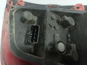 Foto de PILOTO TRASERO IZQUIERDO RENAULT CLIO III referencia 89095079 foto 2