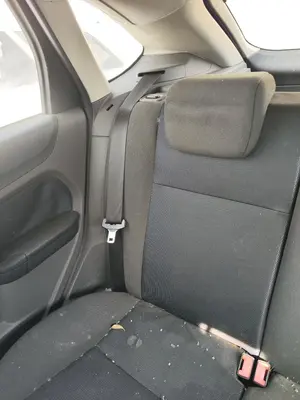 Foto de CINTURON SEGURIDAD TRASERO DERECHO FORD FOCUS BERLINA (CAP) 1.8 TDCi Turbodiesel CAT (116 CV / 85 KW)