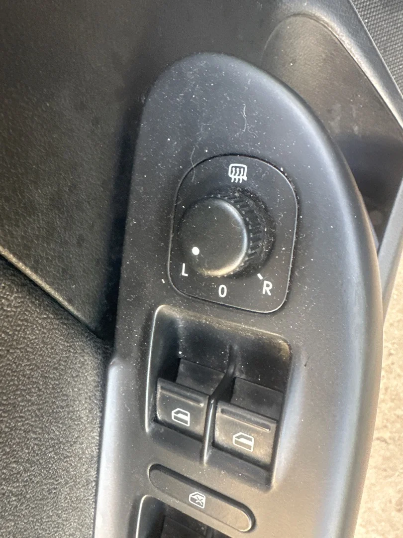 Foto de MANDO RETROVISOR VOLKSWAGEN PASSAT BERLINA (3C2) 2.0 TDI (140 CV / 103 KW)