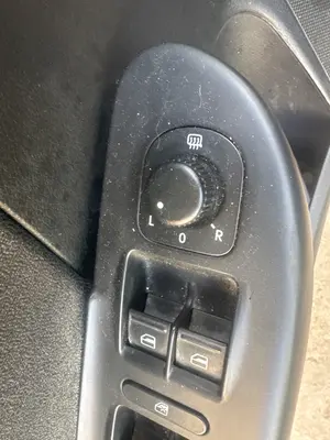 Foto de MANDO RETROVISOR VOLKSWAGEN PASSAT BERLINA (3C2) 2.0 TDI (140 CV / 103 KW)