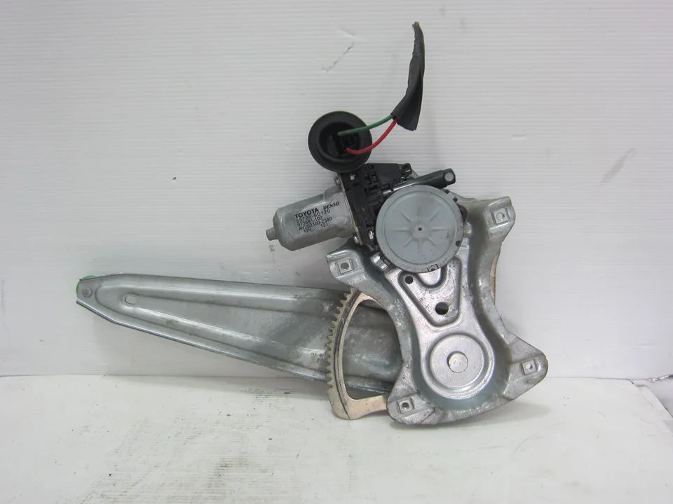 Foto de ELEVALUNAS TRASERO DERECHO TOYOTA AURIS (E15) 1.4 Turbodiesel CAT (90 CV / 66 KW) referencia 857200D120