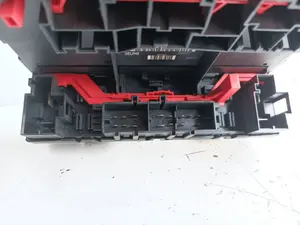 Foto de CAJA RELES / FUSIBLES SEAT LEON (1P1) referencia 3C0937049D foto 6