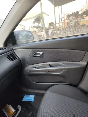 Foto de GUARNECIDO PUERTA DELANTERA DERECHA KIA RIO (JB) 1.5 CRDi (110 CV / 81 KW) referencia 823021G624AEB