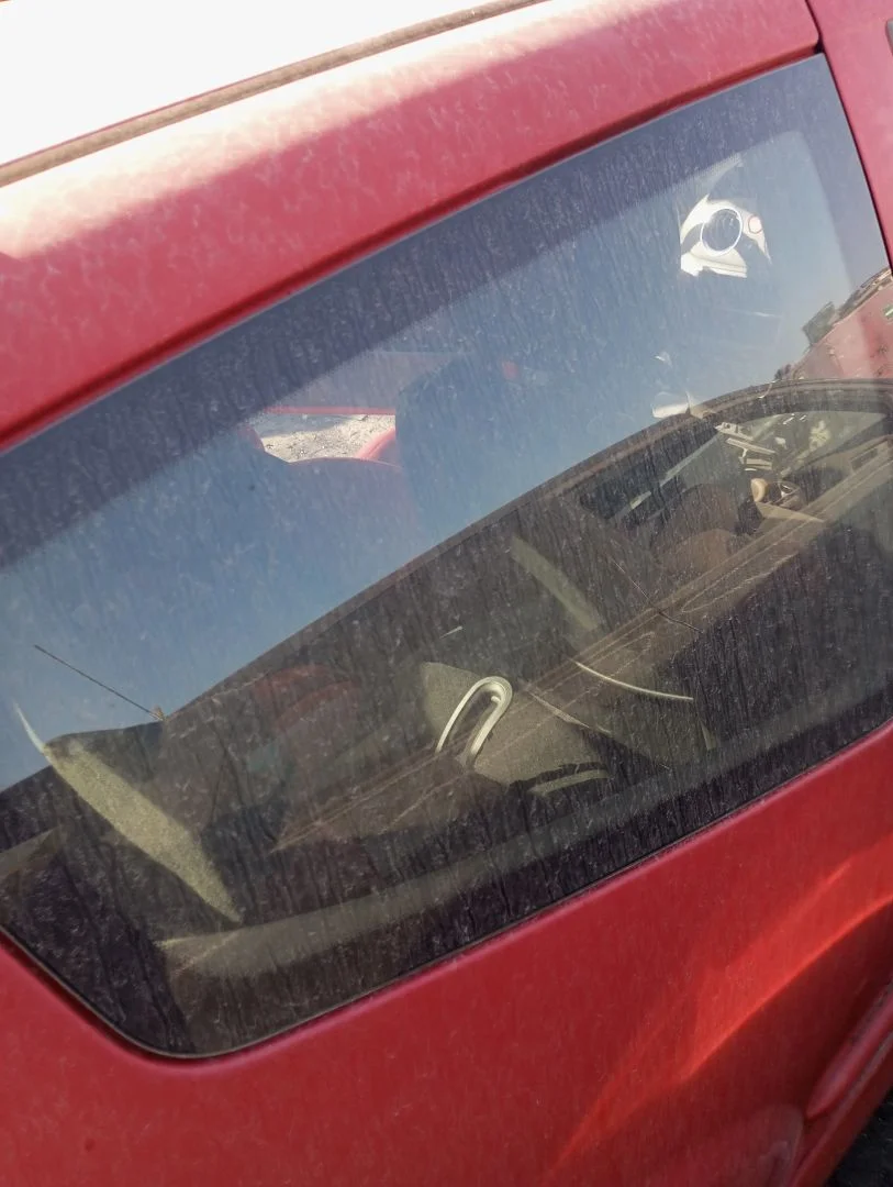 Foto de LUNA CUSTODIA TRASERA DERECHA CITROEN C2 1.4 (73 CV / 54 KW)