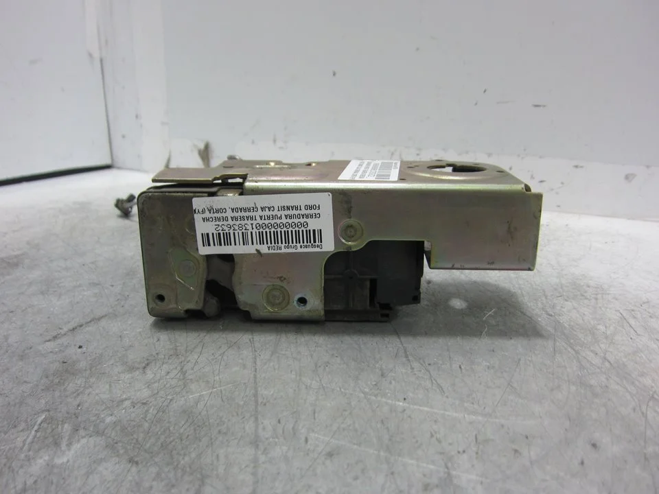 Foto de CERRADURA PUERTA TRASERA DERECHA FORD TRANSIT FURGÓN CORTO (FY) 2.0 TDE CAT (101 CV / 74 KW) referencia YC15U43288FL