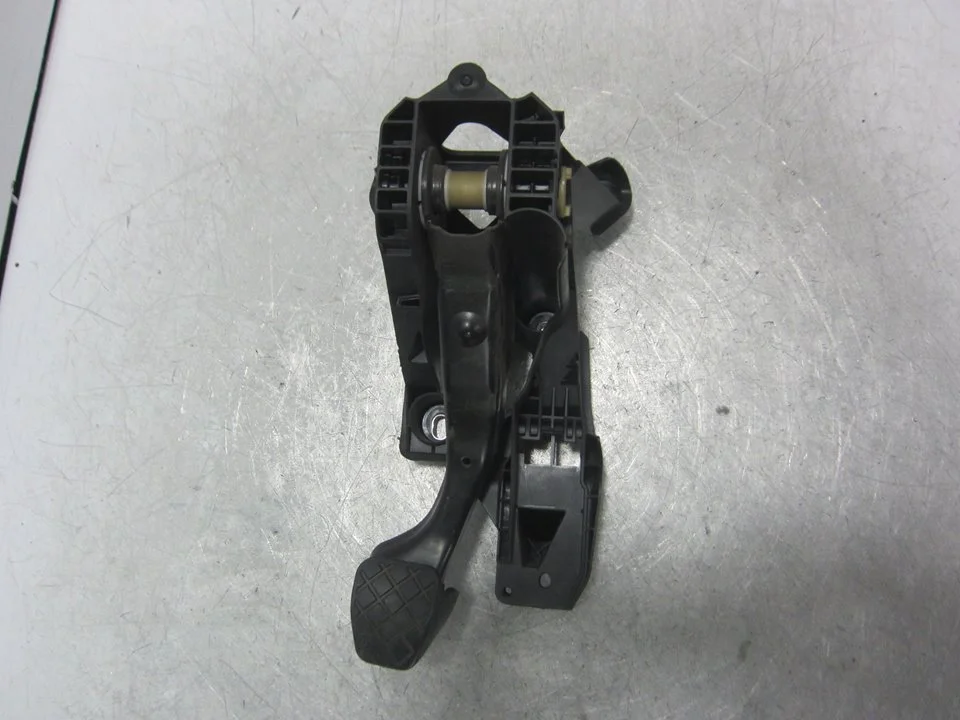 Foto de PEDAL FRENO SEAT LEON (5F1) 1.6 TDI (105 CV / 77 KW) referencia 5Q1721117