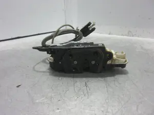 Foto de CERRADURA PUERTA TRASERA DERECHA SEAT IBIZA BERLINA (6J5) 1.2 TDI (75 CV / 55 KW) referencia 5N1837015C