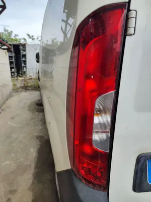 Foto de PILOTO TRASERO IZQUIERDO FIAT II DOBLÒ (263) CARGO 1.6 JTDM 16V CAT (105 CV / 77 KW)