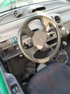 Foto de VOLANTE RENAULT TWINGO I (C06) 1.2  (58 CV / 43 KW)