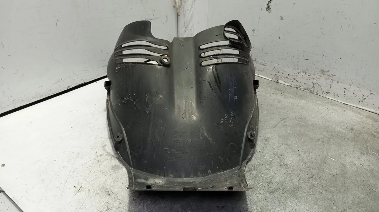 Foto de MOLDURA HONDA PCX 125 125 cm3 - 8.6 kW (0 CV / 0 KW) referencia 64520-KWN-9000
