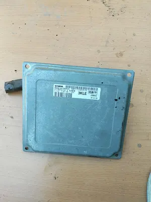 Foto de MODULO ECU FIAT II PUNTO (188) BERLINA 1.2 CAT (60 CV / 44 KW) referencia S118934102 foto 2