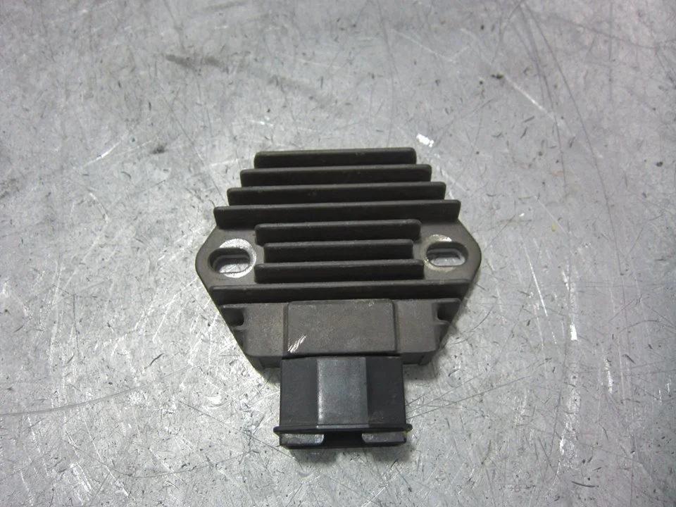 Foto de REGULADOR DE CORRIENTE HONDA SH 125I referencia 434400300